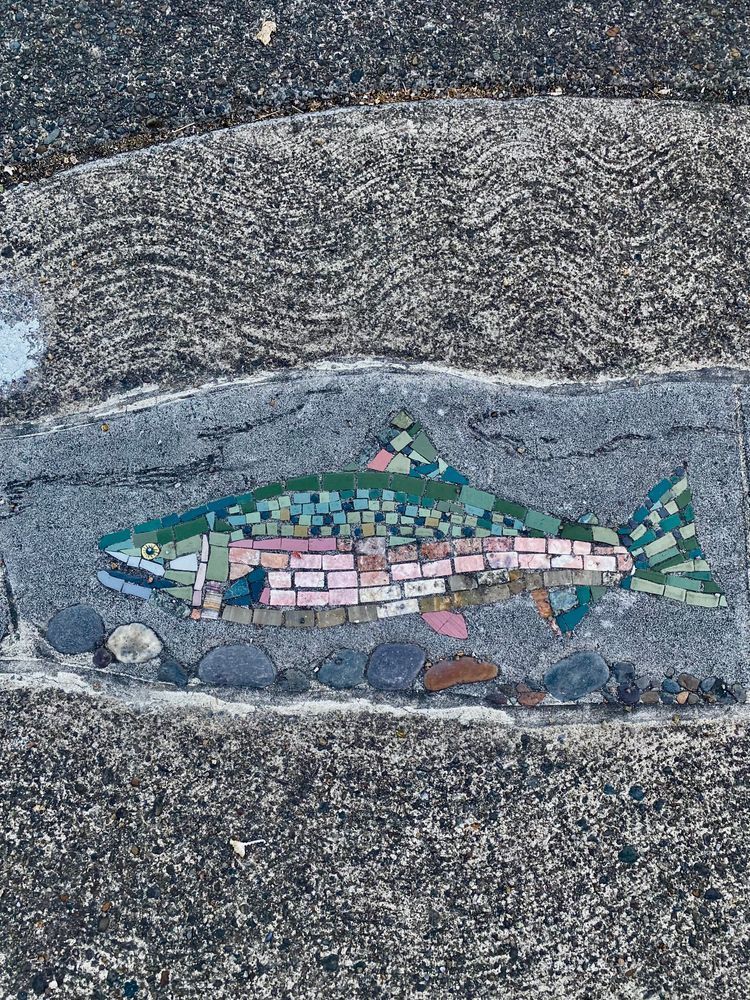 mosaic art of a salmon and river rocks on an offshoot of the Springwater Corridor Trail near Powell Butte