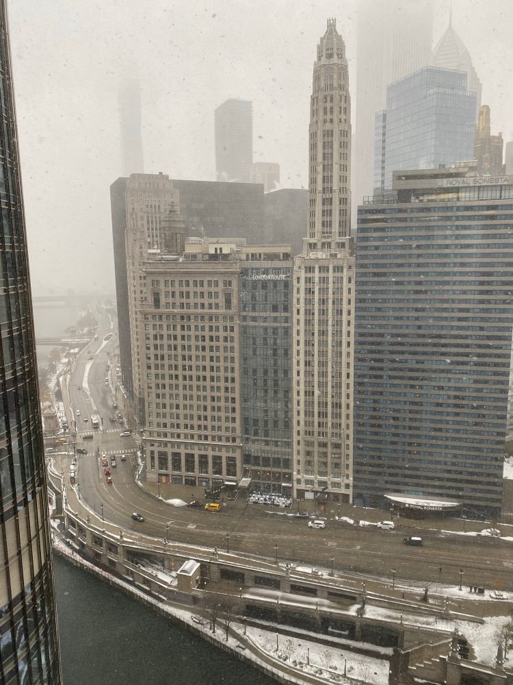 Snow on Chicago river 