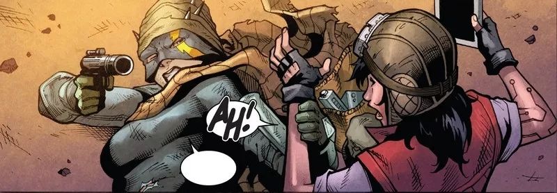 Star Wars comic panel of Vukorah holding Aphra at gunpoint.