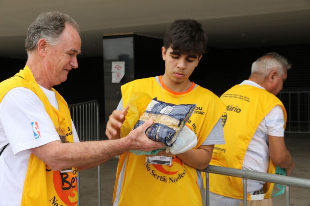 Corinthians arrecada 12 toneladas de alimentos em treino aberto na Neo Química Arena