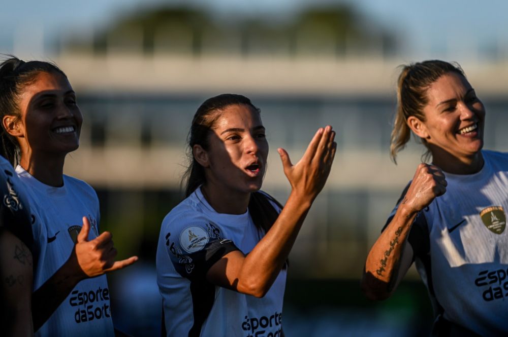 Corinthians segue vivo em quatro semifinais no futebol masculino e feminino em 2024; confira