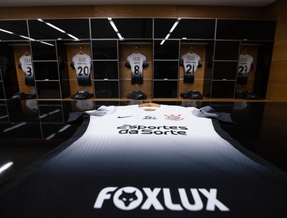 Corinthians fica próximo de preencher uniforme do time masculino com patrocínios; veja situação