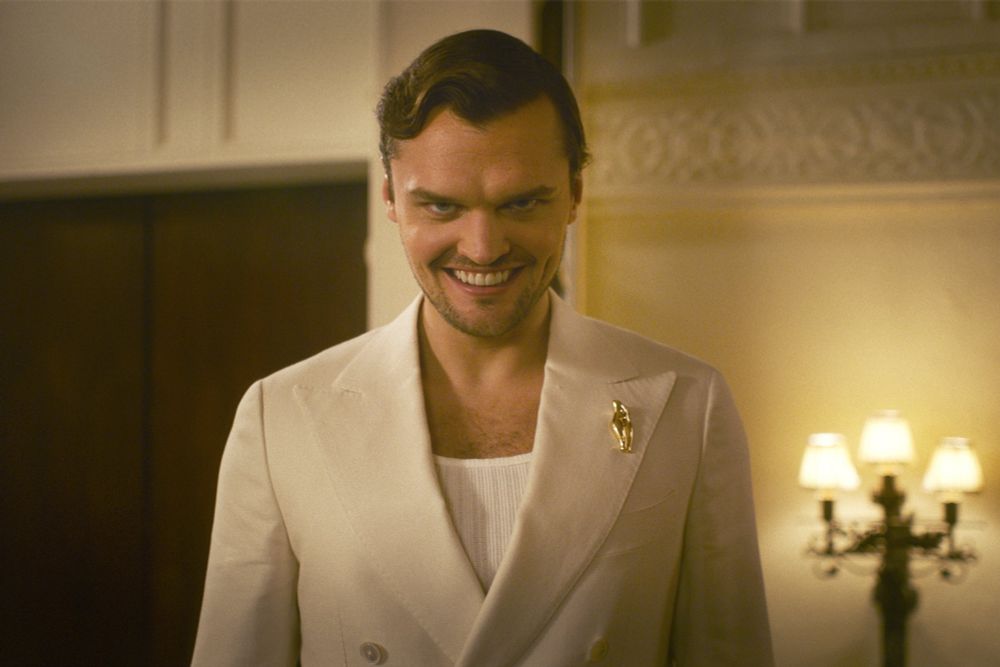 Man from Smile 2, giving creepy ass sinister smile 