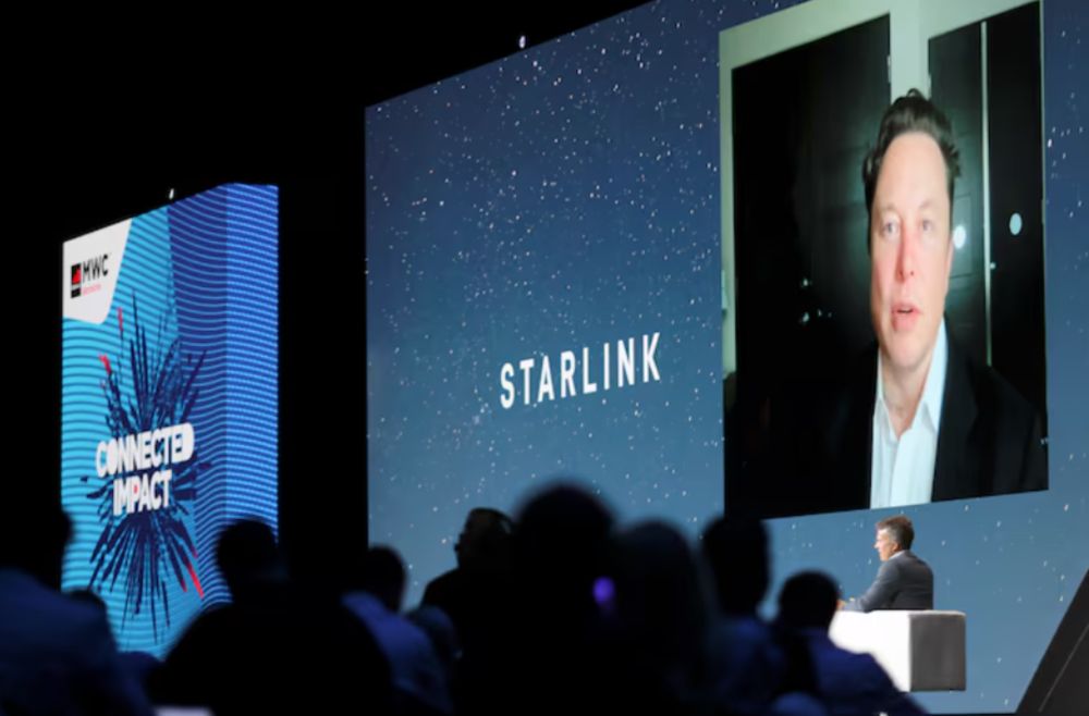 Presidente da Anatel afirma que Starlink pode perder licença para operar no Brasil