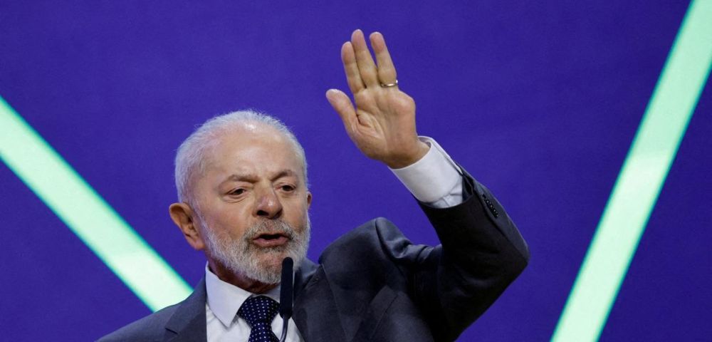 Lula escorregou no banheiro, bateu a cabeça, mas não perdeu a consciência