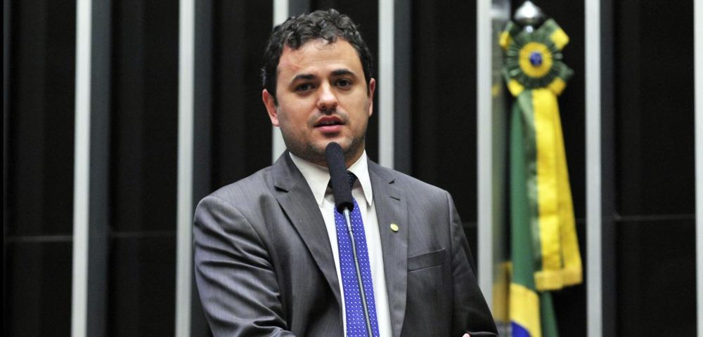 PSOL: "detenção de Glauber Braga é arbitrária e ilegal"