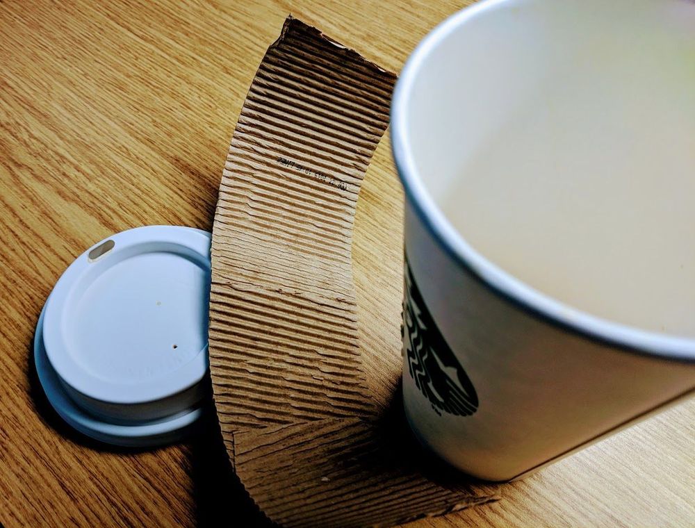 takeout coffee cup, lid, collar