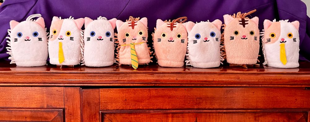 8 tiny kitten puppets