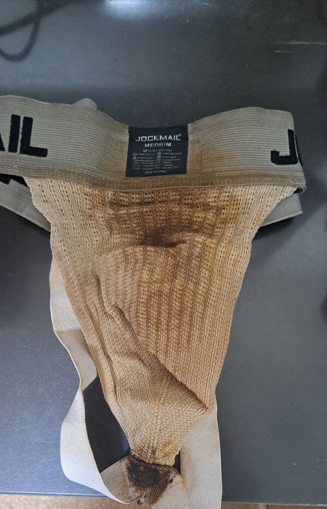 くっせぇ～　ケツ割れ　前側