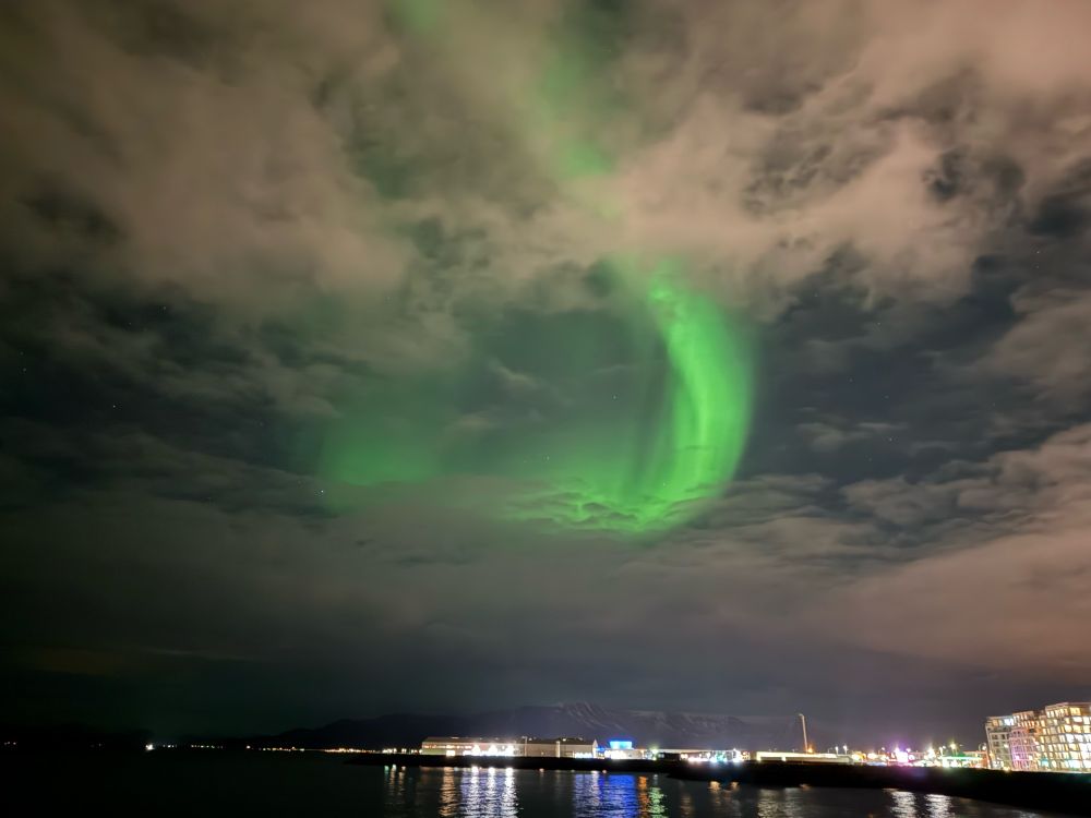 Green aurora over Reykjavik 