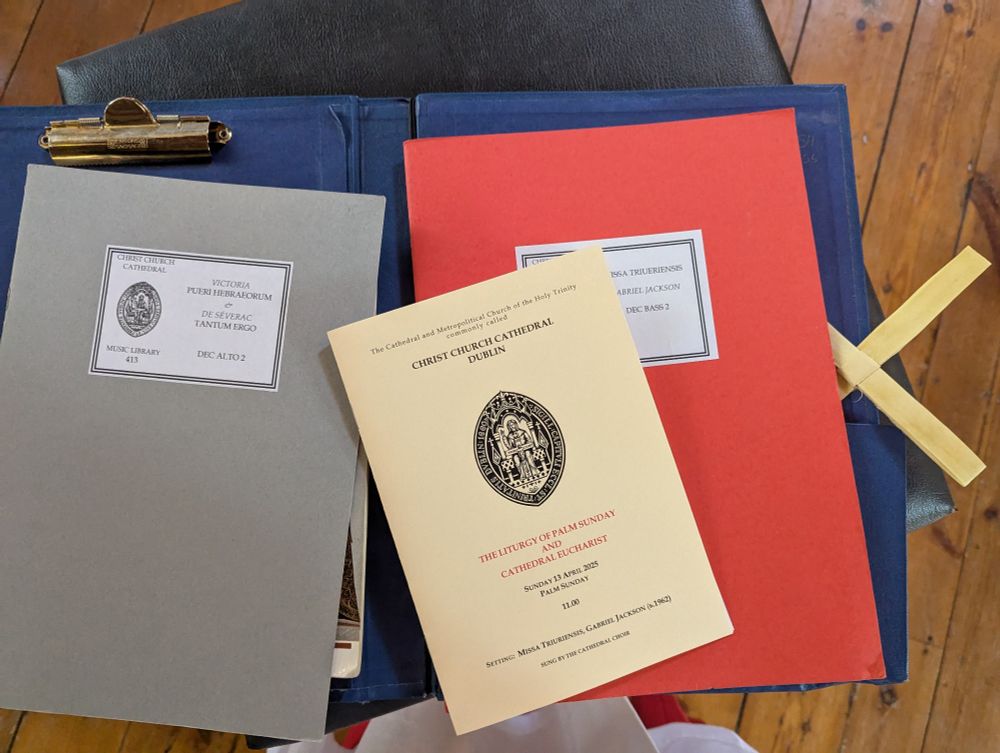 Victoria Pueri Hebraeorum, Jackson Missa Triuriensis,Tudor Anthem Book service sheet and palm.