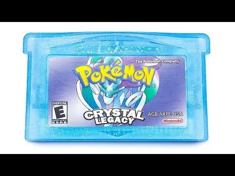 Cartouche de pokémon Crystal Legacy. Identique à la version cristal de base, mais dans une forme de cartouche de GBA.