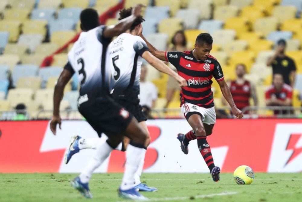 Flamengo vence Corinthians na ida da semi da Copa do Brasil