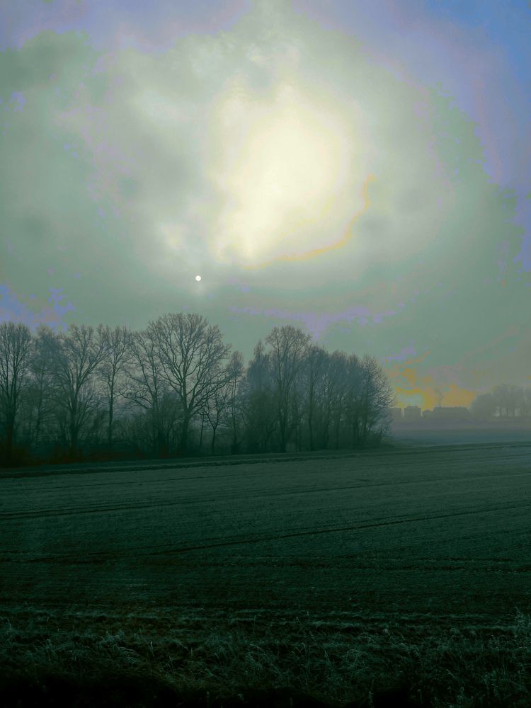 Same image as in the original post but with saturation increased significantly, making it show signs of green.