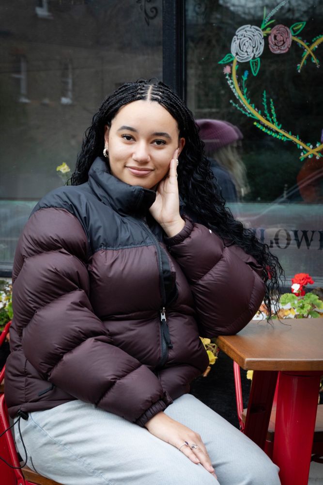 🗣️Time to talk #mixedrace Nigerian | English "Growing up mixed-race in Nigeria is a very different experience.
As a post-colonial country, Nigerian society still struggles with the glorification of Whiteness, lighter skin and looser hair texture. Read more : :www.mixedracefaces.com