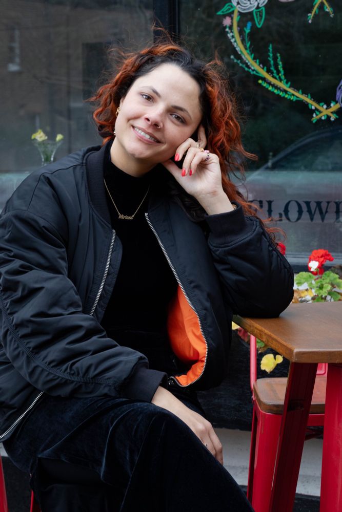 🗣️Time to talk #mixedrace 
Northern Irish | Anglo-Indian
When I was younger I felt more in touch with the Northern Irish part of myself, as this felt like a bigger part of our family. That being said, we visited my Mum's family in #India regularly.