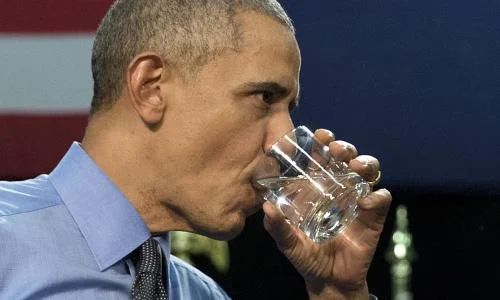 Barack Obama drinking a glass of water from Flint, Michigan (it wasn't) to reassure people their water was drinkable