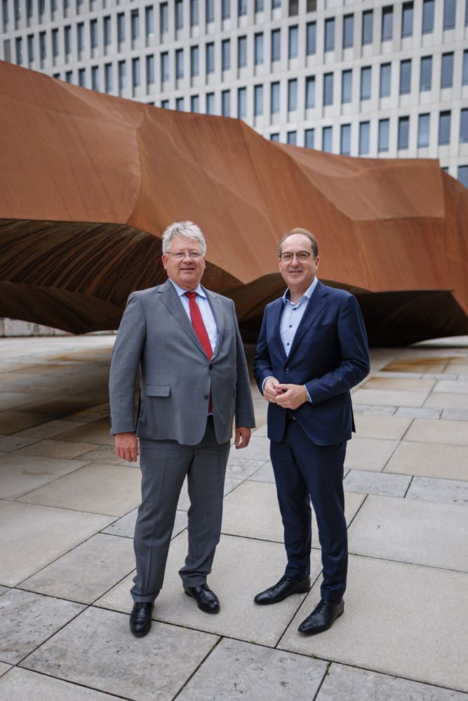 Innenminister Dobrindt und BND-Chef Kahl. Foto: BND