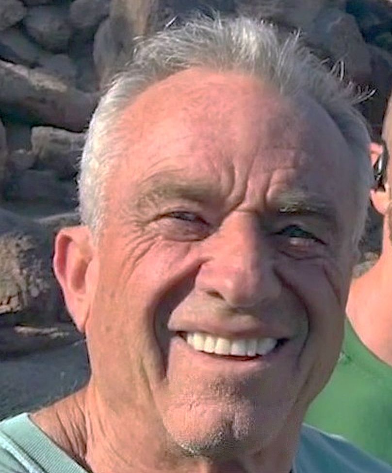 recent real photo of RFKjr in daylight