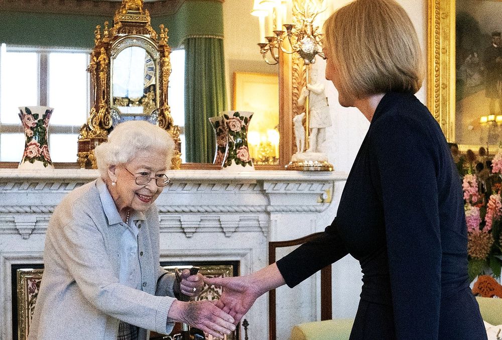 left president's hands from yesterday Monday August 25, 2025 right Queen Elizabeth II hands at 96 from IV treatments