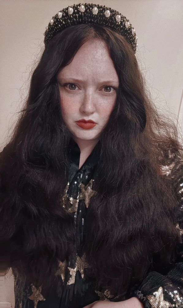 Selfie of meeee, with a headband and sequin top with stars on it! Amazing!