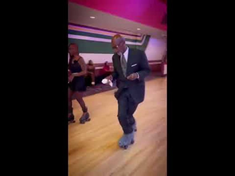 Have you ever seen anything smoother than this?!? 😎⛸ cc: “Nights Over Egypt” - The Jones Girls