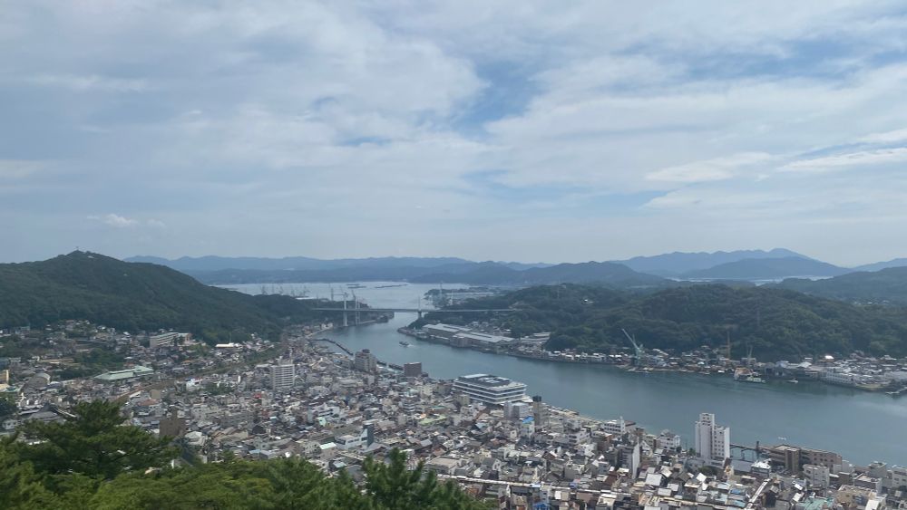 尾道ロープウェイ上の展望台からの景色