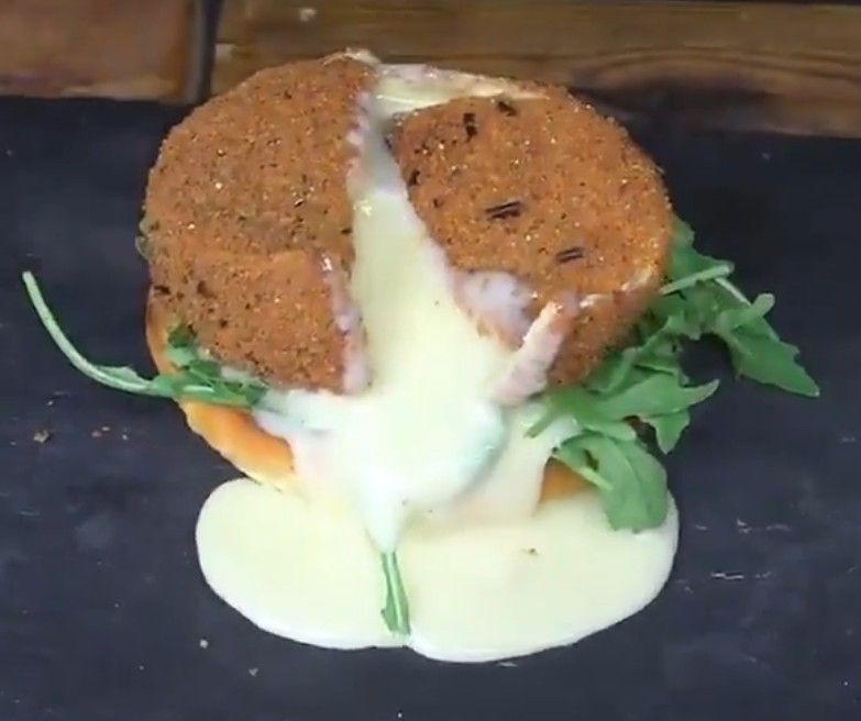 Cumembert burger