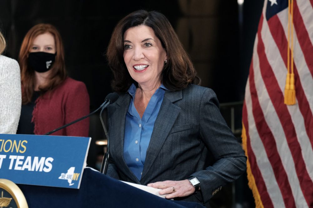 Only $146,000 of Gov. Kathy Hochul’s record-breaking $21.9 million fundraising haul reported this week came from donors who gave $250 or less. That’s 0.7 percent of her money.