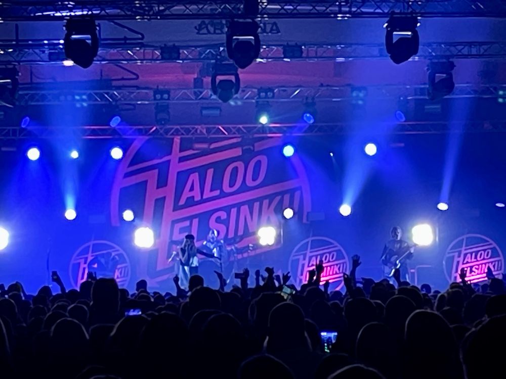 Haloo Helsinki
Kaikki päättyy kyyneliin