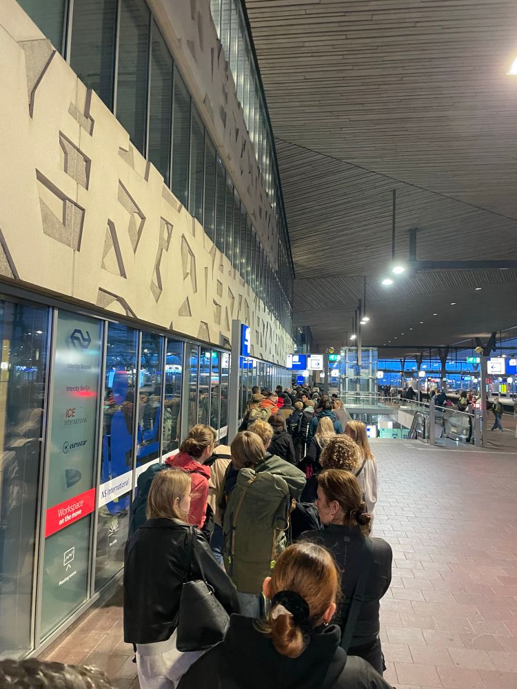 A long queue of people for Eurostar to London checkin
