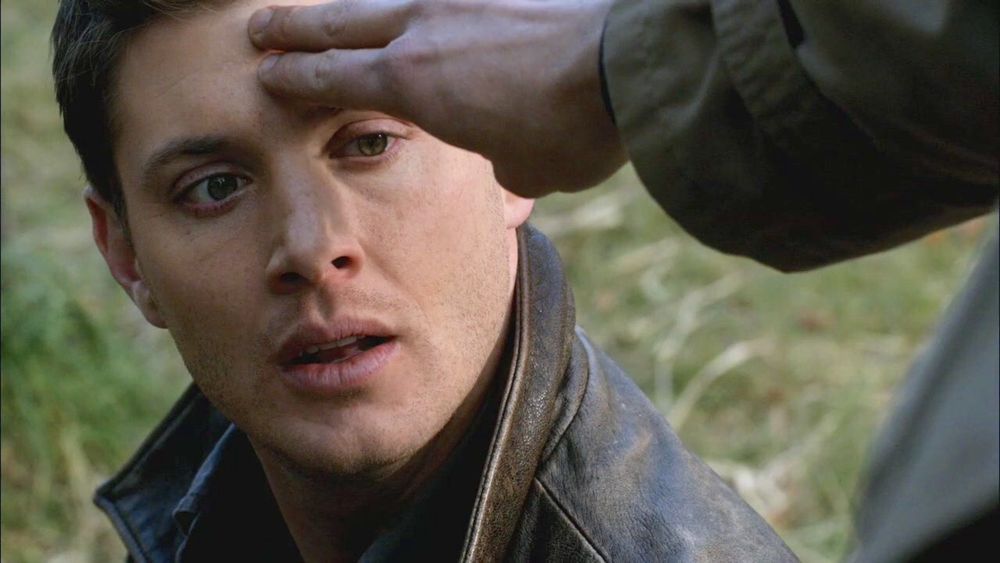 Closeup of Castiel healing Dean, Swan Song. 