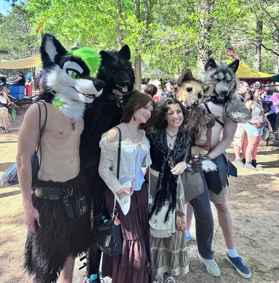 #vozzawoo #muskykuscles #furry #werewolf #renfest #SherwoodForest