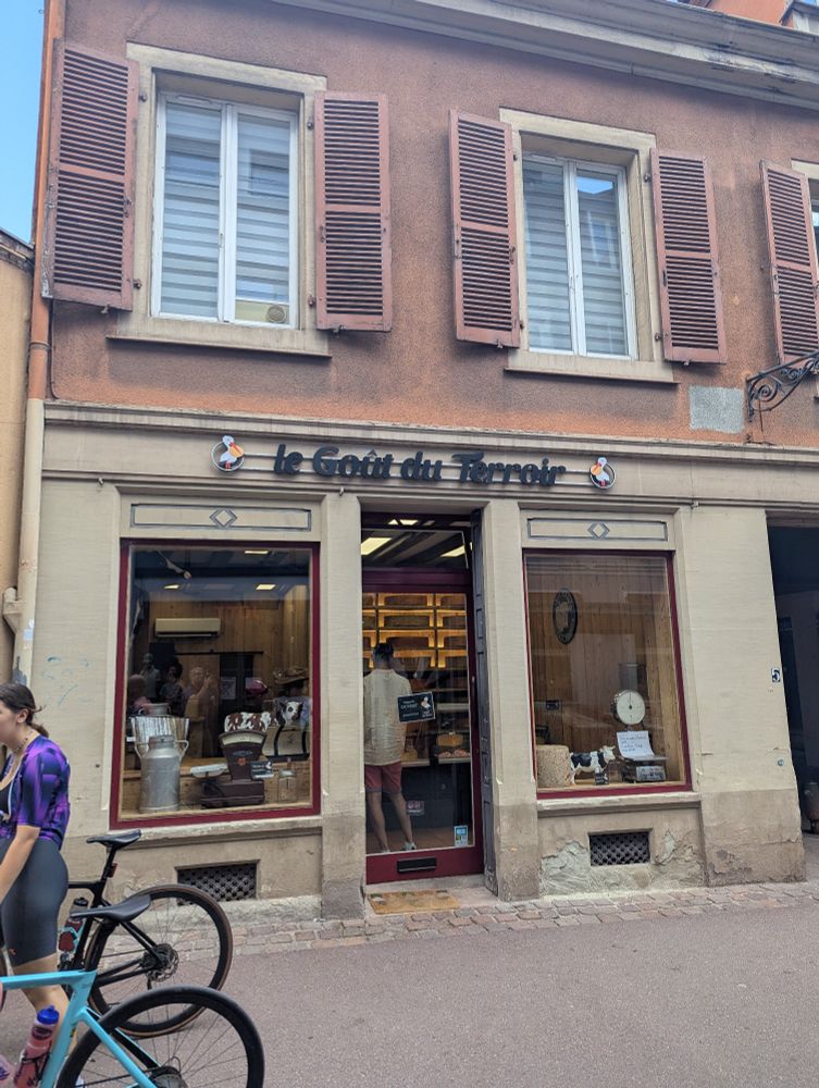 Shopfront displaying the name "Le Gout de Terroir" 
