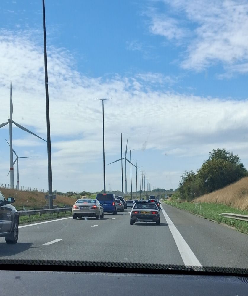 ÇA ALORS! Des bouchons.
