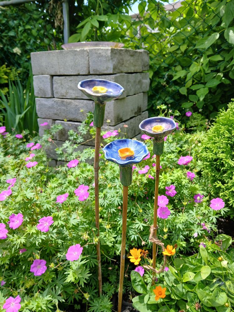 Bee bath - bee watering station - pollinator rest stop