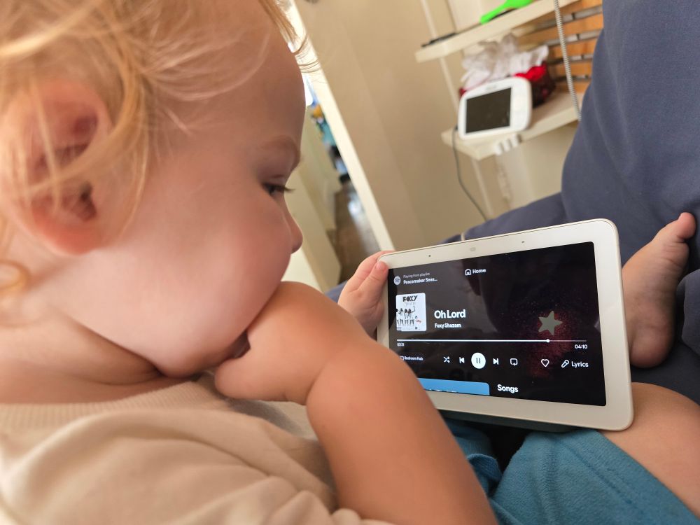 my toddler listening to foxy Shazam on a Google home hub screen thing 