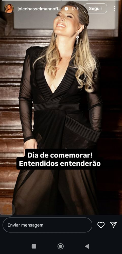 Joice Hasselmann radiante e as palavras: "Dia de comemorar! Entendedores entenderão"