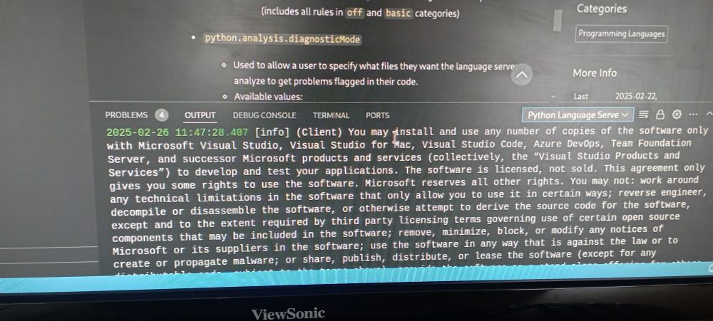 Pylance extension log window with the license check failure message, indicating that you may use this extension only on "officially licensed" builds of Microsoft products.