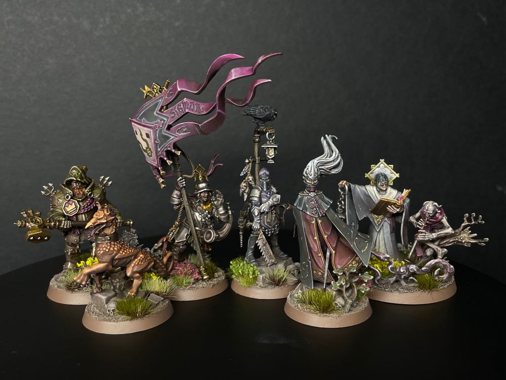 A set of Cities of Sigmar Command Corps miniatures including a number of small conversions.