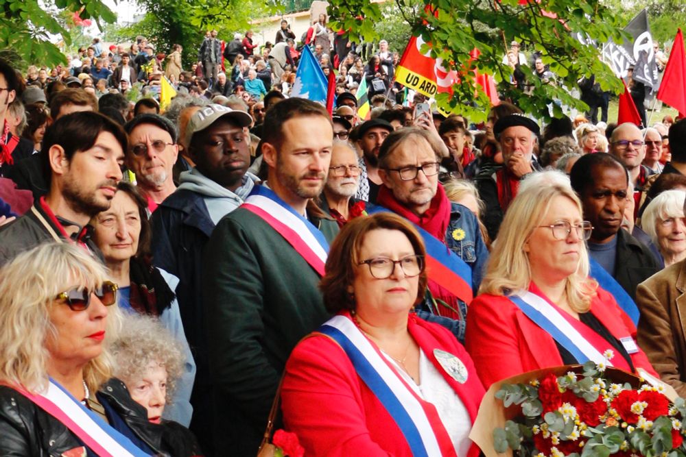 Cérémonie au Mur des Fédérés 