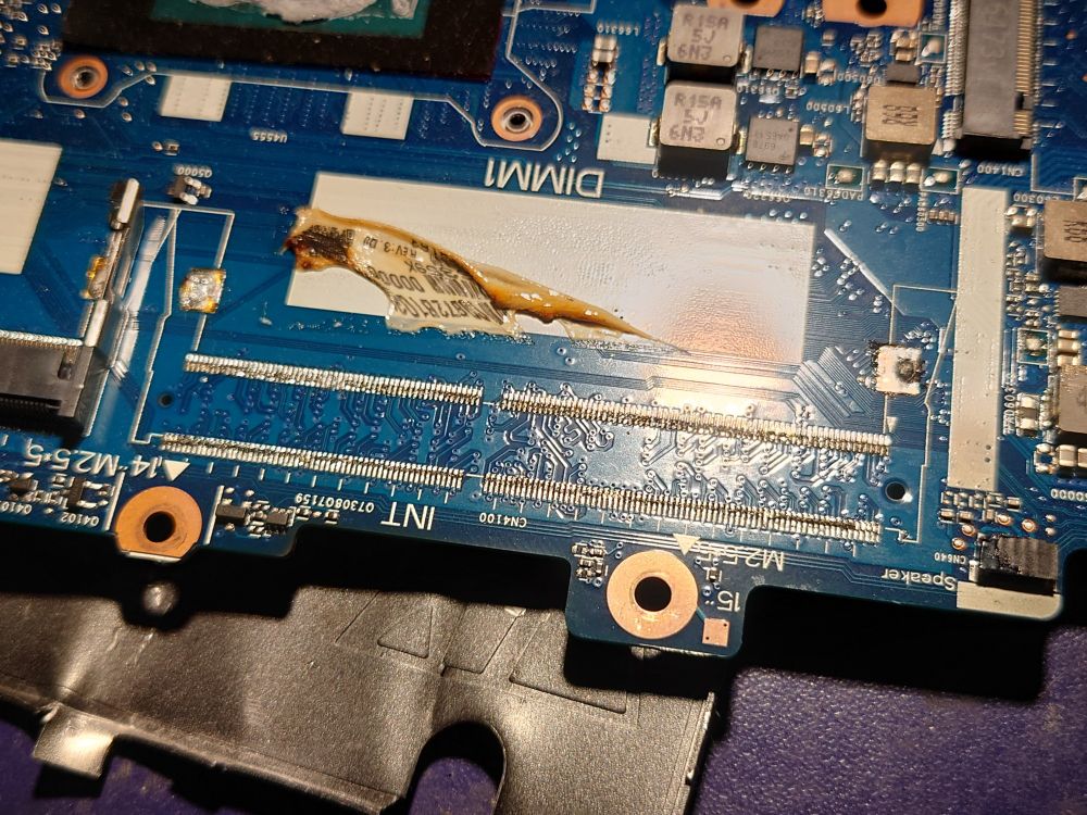Laptop motherboard with one of the memory slots desoldered