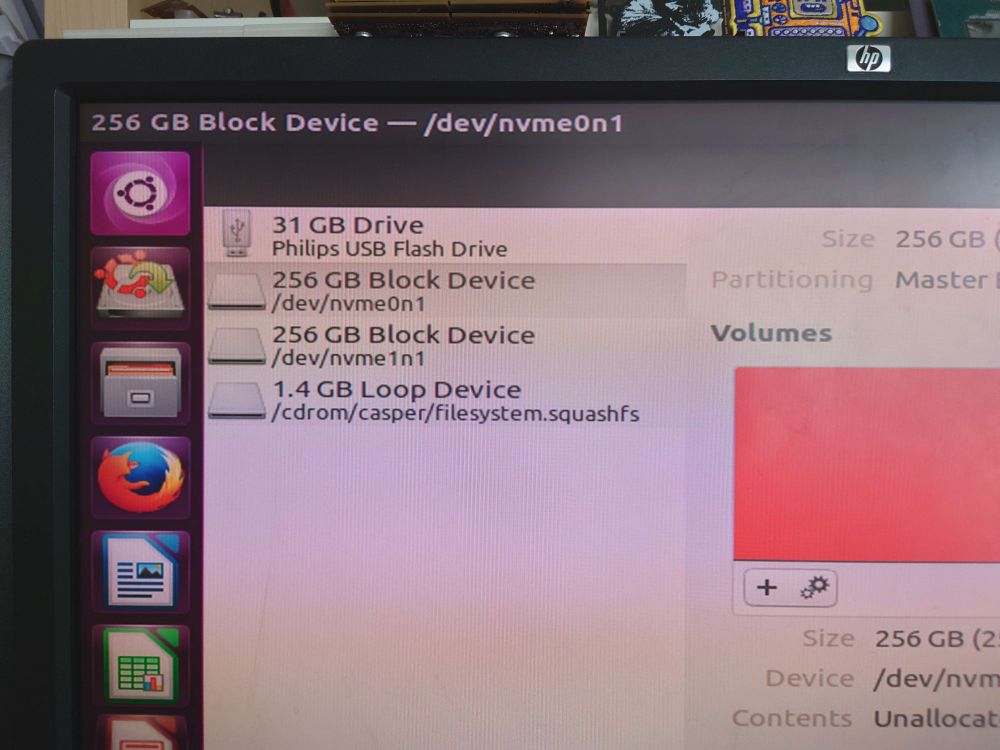 Disk management program on Ubuntu 16.04 showing both SSDs being detected successfully 