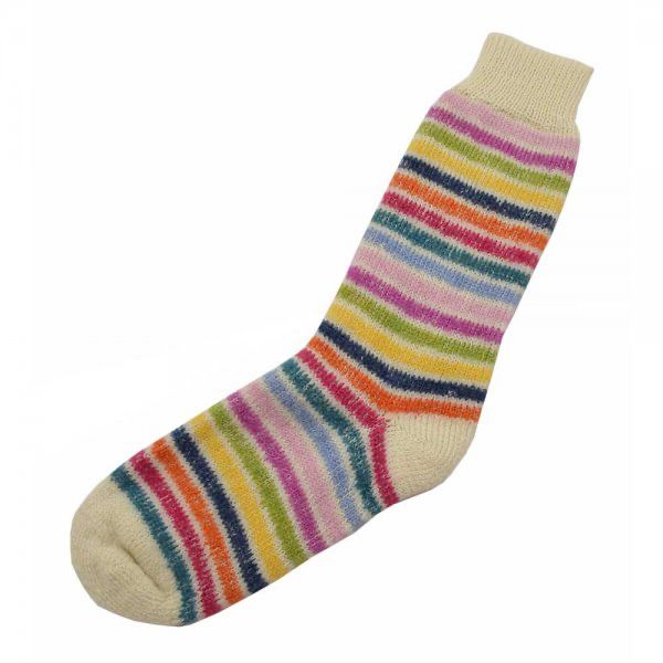 Bunt geringelte einzelne Wollsocke.