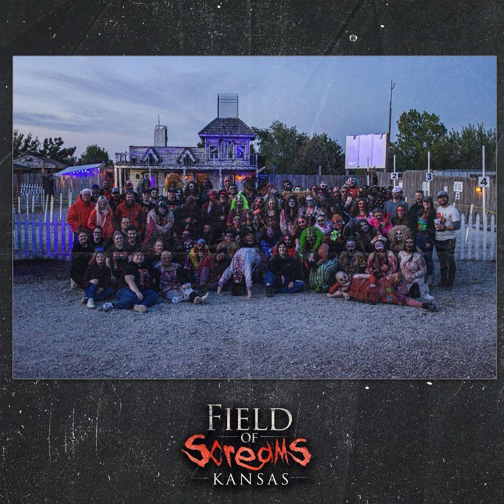 Group picture of FOSKS actors/staff.