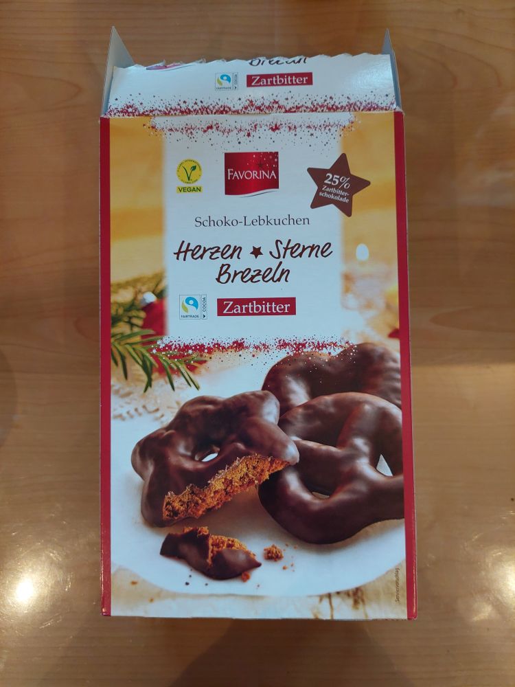 Eine Packung Lebkuchen Herzen, Sterne, Brezeln mit Zartbitterschokolade 