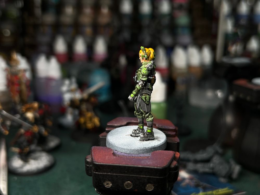 Danger Gal Lynx miniature. Left view. 