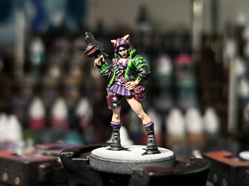 Mini of Mouse from Cyberpunk Red: Combat Zone. Front view. 