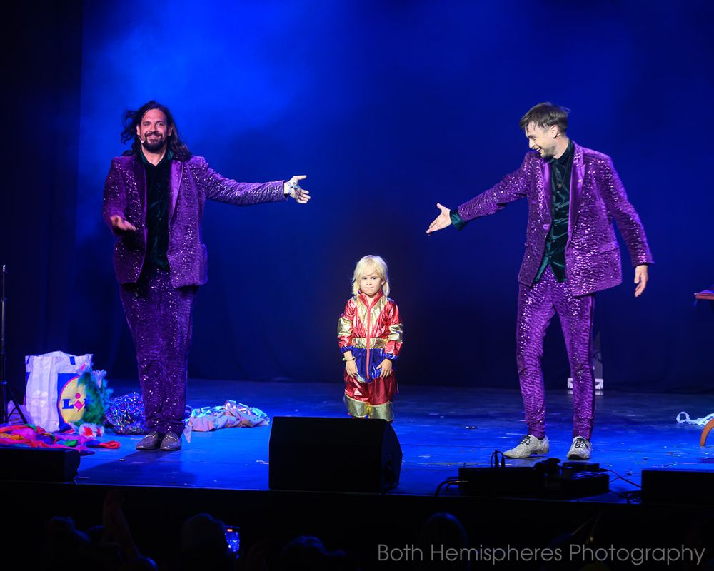Comedy magicians Seigfried and Joy with a volunteer at The Astrolabe.