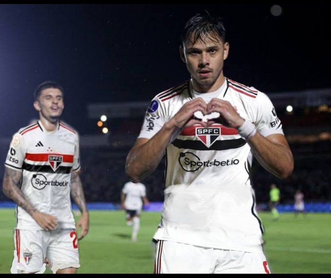 Nada a ver com a mensagem

Mas toma o Romero São Paulino👊👊👊👊👊